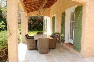 Verranda Villa Valbonne <br>Villa Valbonne - luxe vakantiehuis voor 6 personen met prive zwembad in Valbonne nabij Cannes, Nice, Grasse en Biot.