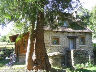 Vakantiehuis: Mooi rustig gelegen landelijk karakteristiek vakantiehuisje te huur in Corrèze (Frankrijk)