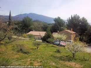 vakantiehuis in Frankrijk te huur: Vrij en los van alles, op vakantie naar 't mooie hart van de Provence de zonnige sfeervolle Vaucluse 