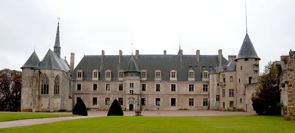 Het kasteel van de faimilie La Palice bewoont het kasteel sinds 1430