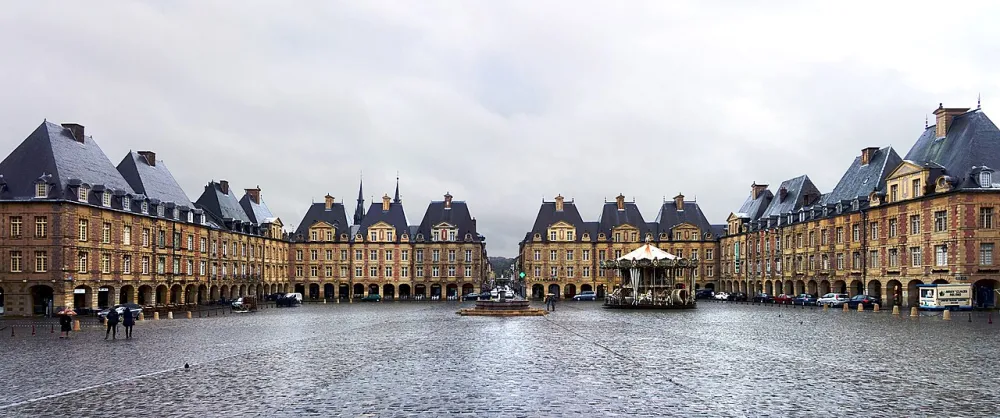 De Place Ducale in Charleville-Mézières.