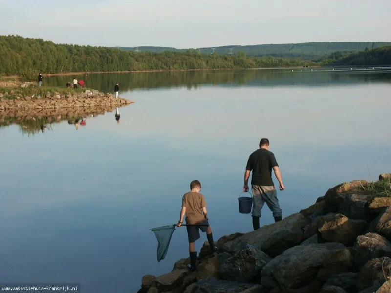 Het Lac des Vieilles Forges, midden in de bossen van de Ardennen.