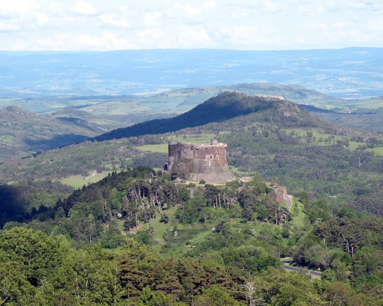 Chateau Murol een indrukwekkend bouwwerk.