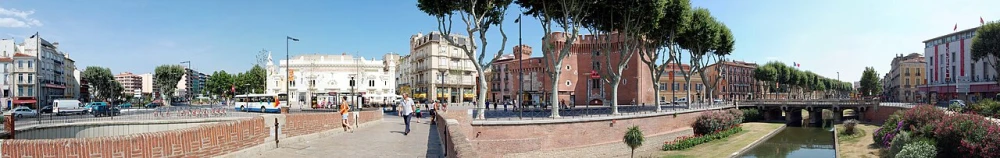 Het historische centrum van Perpignan met de Castillet stadspoort