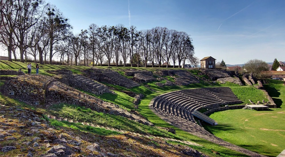 Het Romeinse theater van Autun met zijn indrukwekkende afmetingen