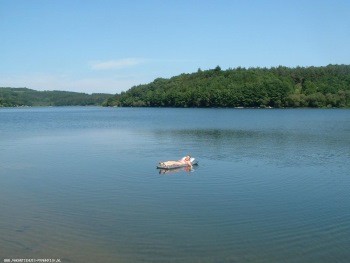 Het meer Lac de la Raviege in Zuid Frankrijk