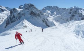 Wintersport bij de Tourmalet in de Pyreneeën.